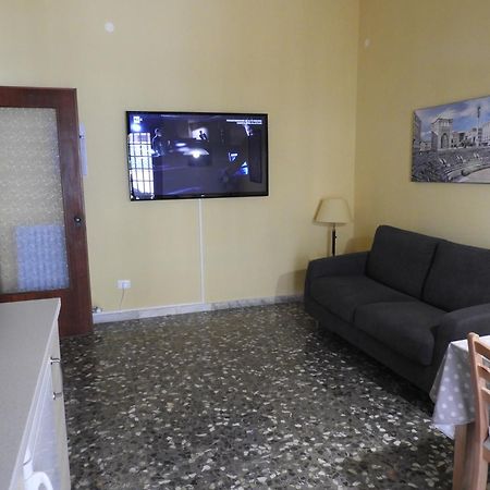 Oleandro E Glicine Apartment Lecce Bagian luar foto