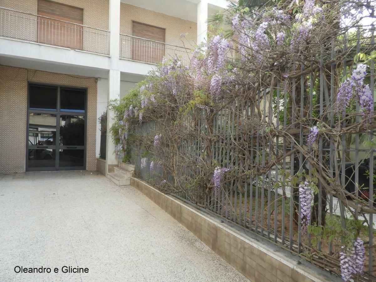 Oleandro E Glicine Apartment Lecce Bagian luar foto