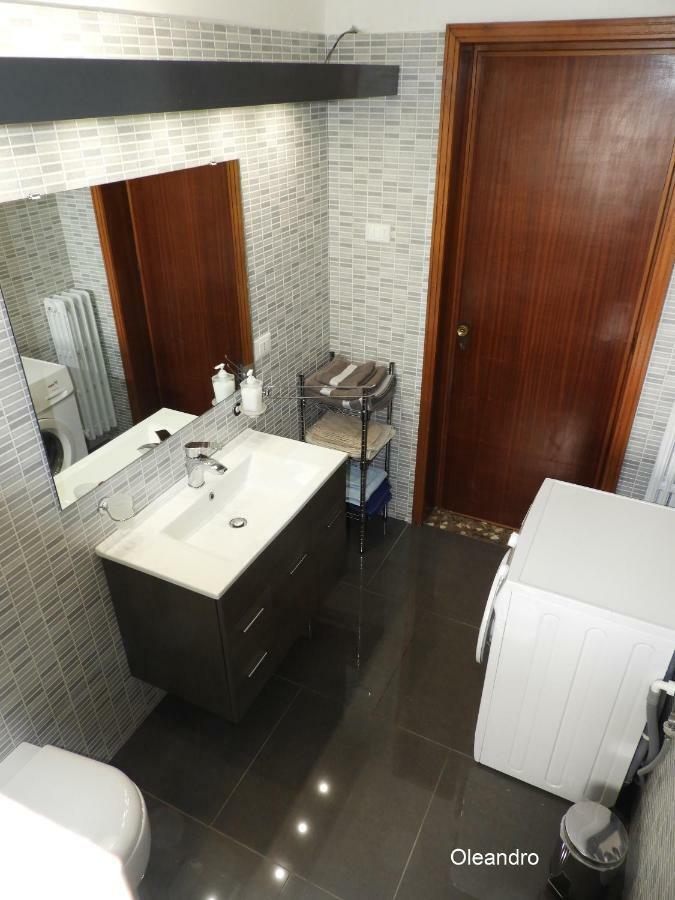 Oleandro E Glicine Apartment Lecce Bagian luar foto