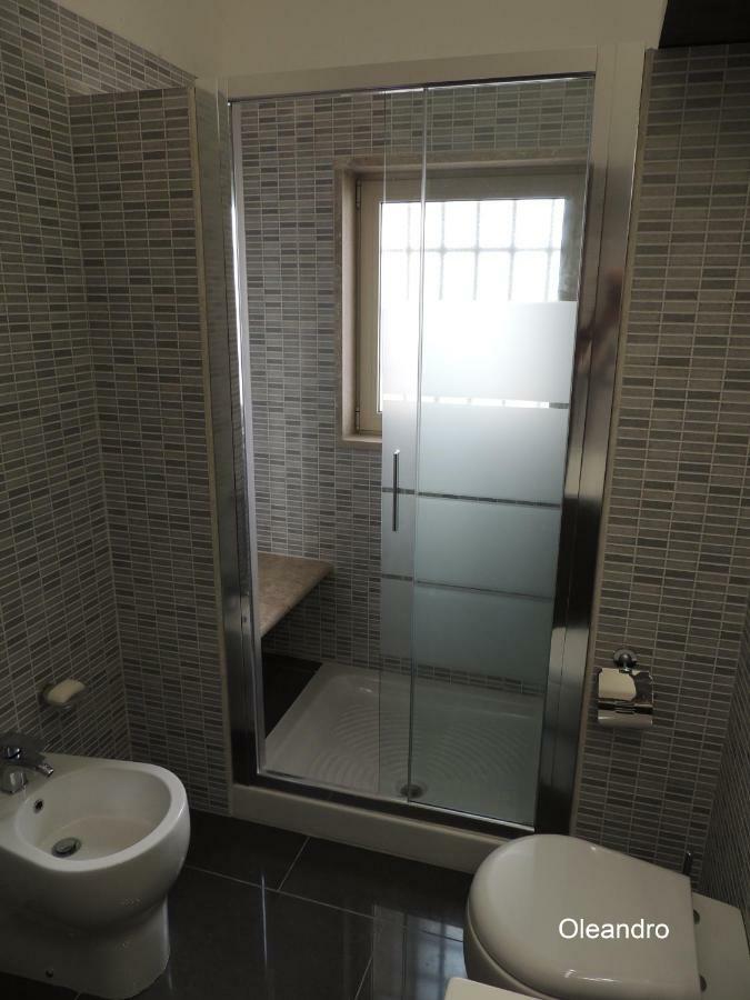 Oleandro E Glicine Apartment Lecce Bagian luar foto