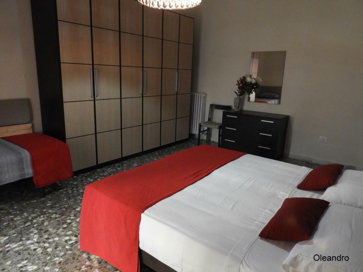 Oleandro E Glicine Apartment Lecce Bagian luar foto